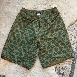 Patagonia wayfarer board shorts